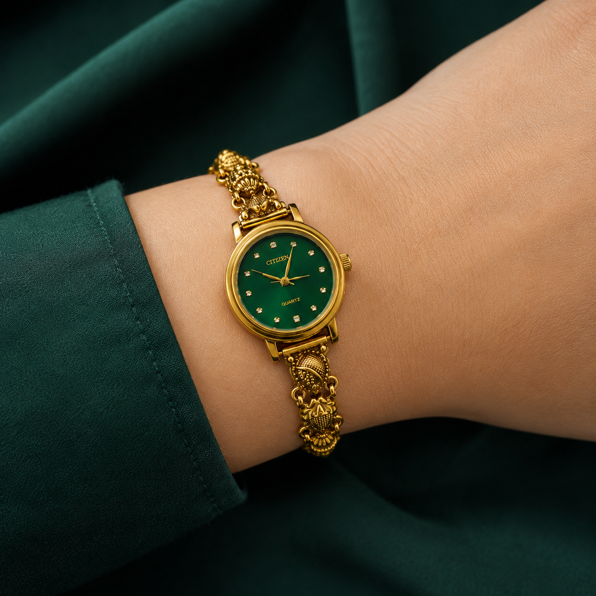 🍀✨ Emerald Charm Heritage Silver Watch - 4.500 GM