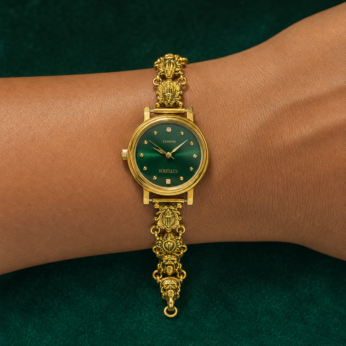 💚✨ Emerald Dial Heritage Silver Watch
