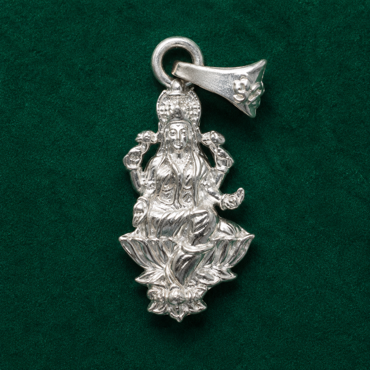 ✨ Lotus Lakshmi Pendant - 1.860 GM