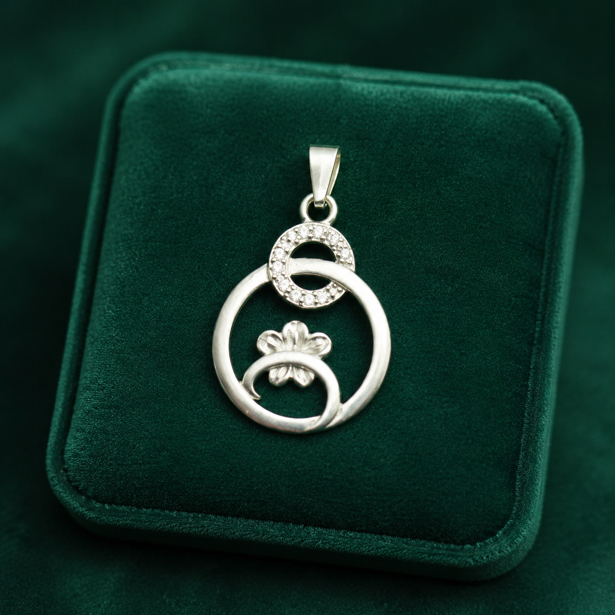 ✨ Blossom Orbit Pendant - 1.663 GM