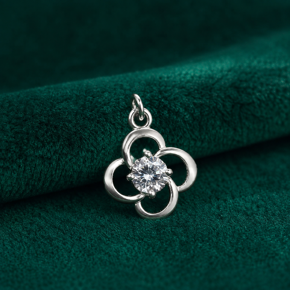 ✨ Crystal Petal Pendant - 0.750 GM
