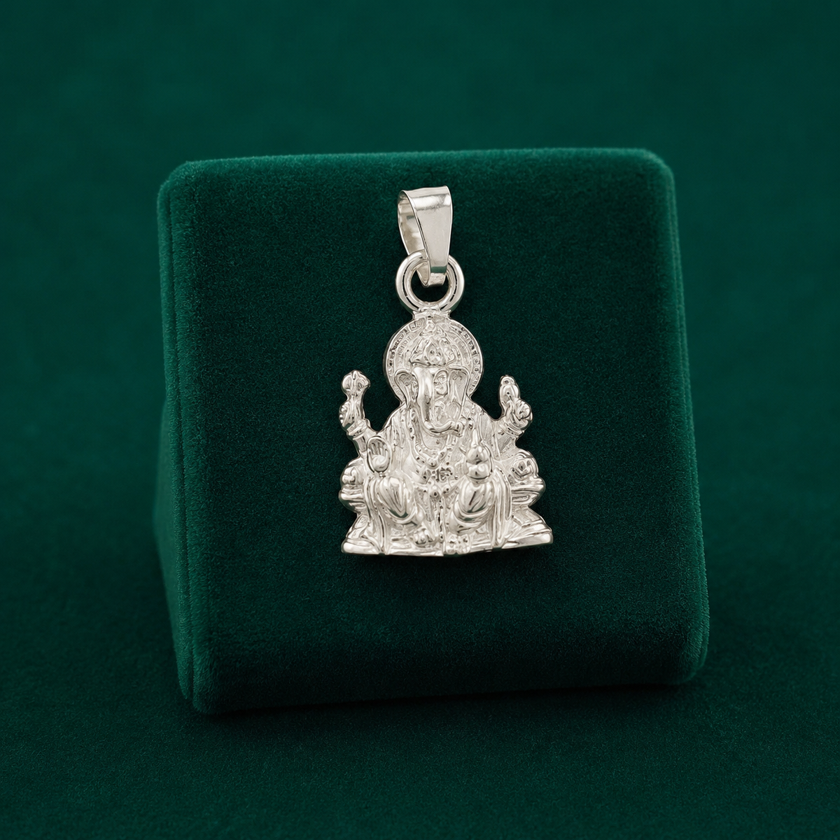 ✨ Blessing Ganesha Pendant - 1.790 GM