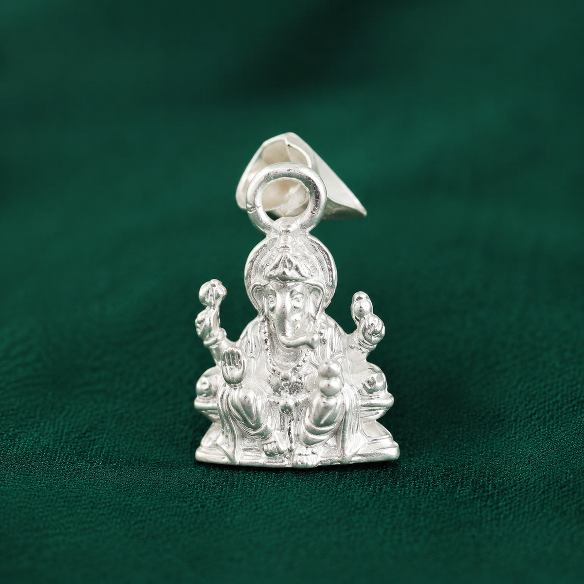 ✨ Blessing Ganesha Pendant - 1.790 GM
