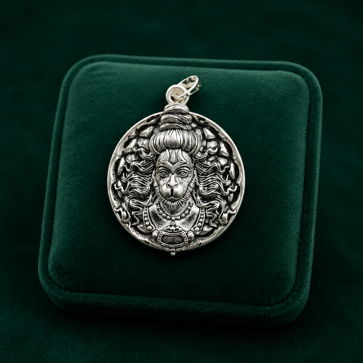 ✨ Veer Hanuman Pendant - 10.080 GM