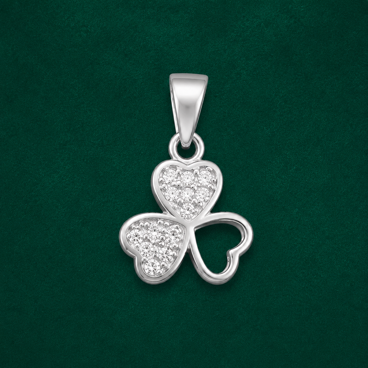 ✨ Crystal Clover Pendant - 1.285 GM