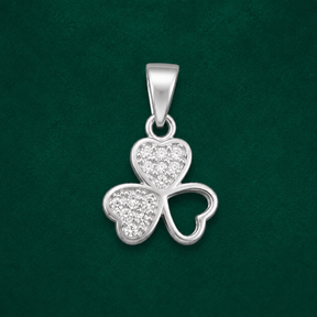 ✨ Crystal Clover Pendant - 1.285 GM