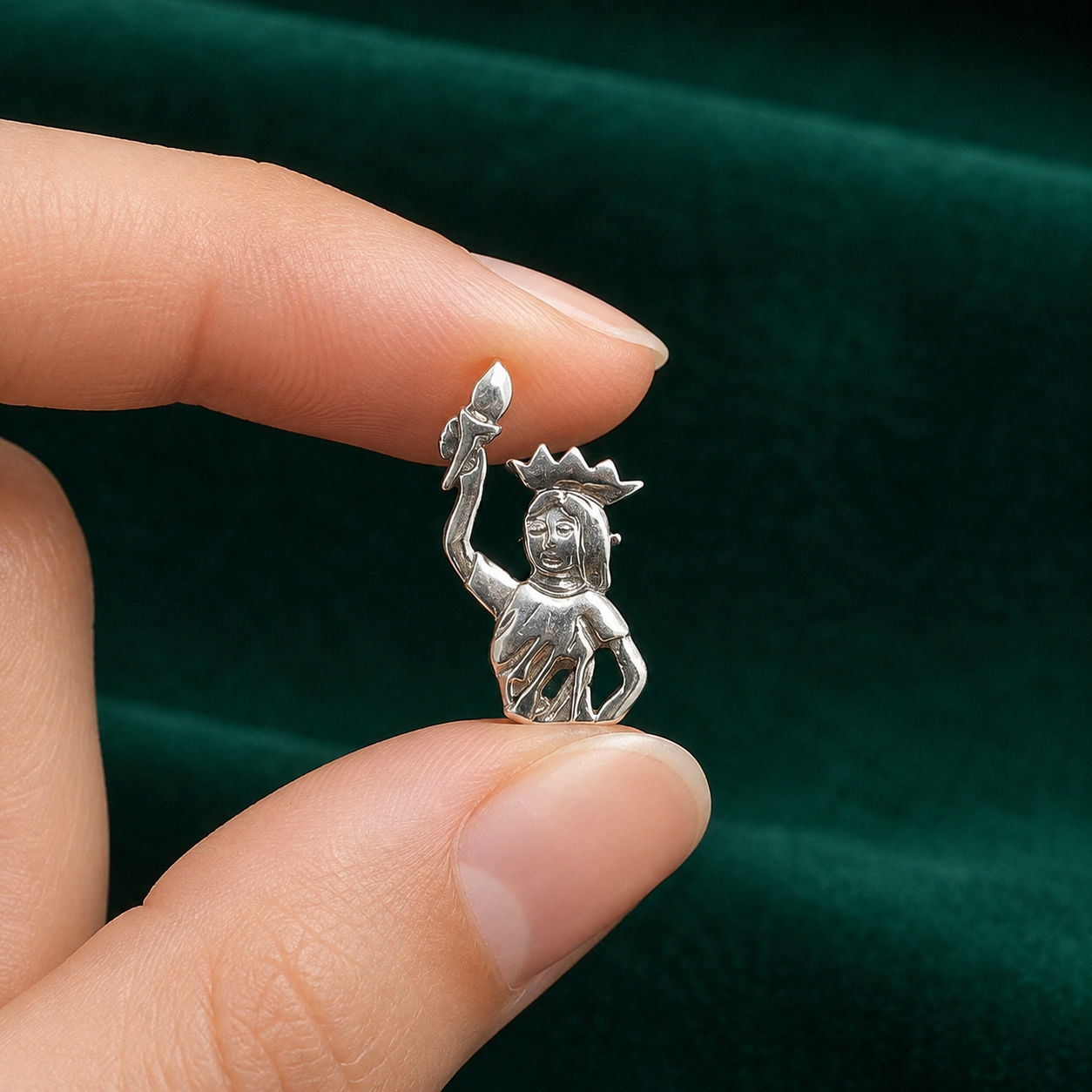 ✨ Liberty Flame Pendant - 1.087 GM