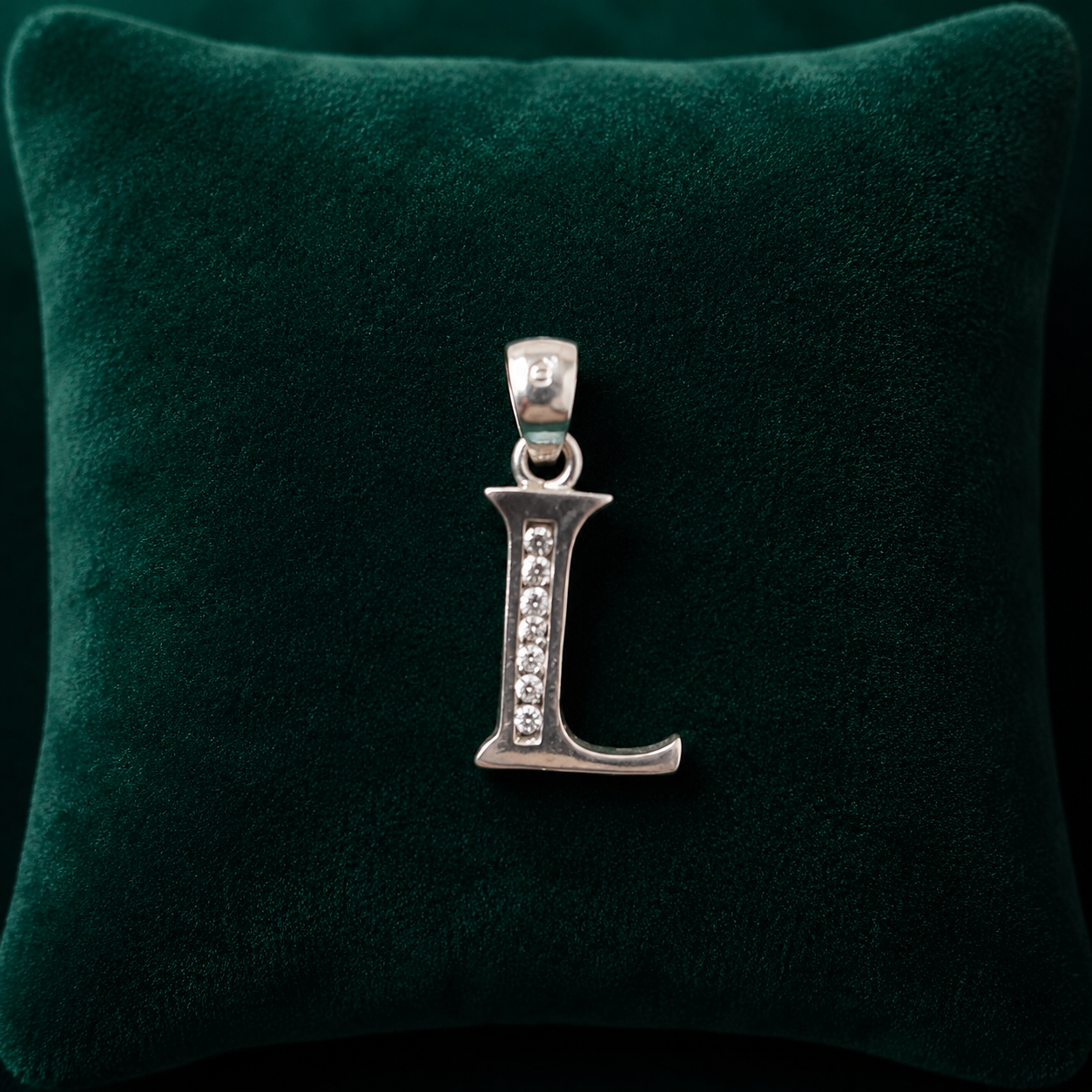 ✨ Crystal Initial L Pendant - 0.710 GM