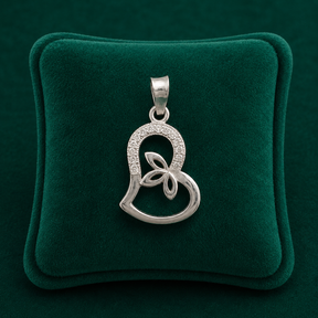 ✨ Crystal Leaf Heart Pendant - 1.450 GM