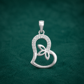 ✨ Crystal Leaf Heart Pendant - 1.450 GM