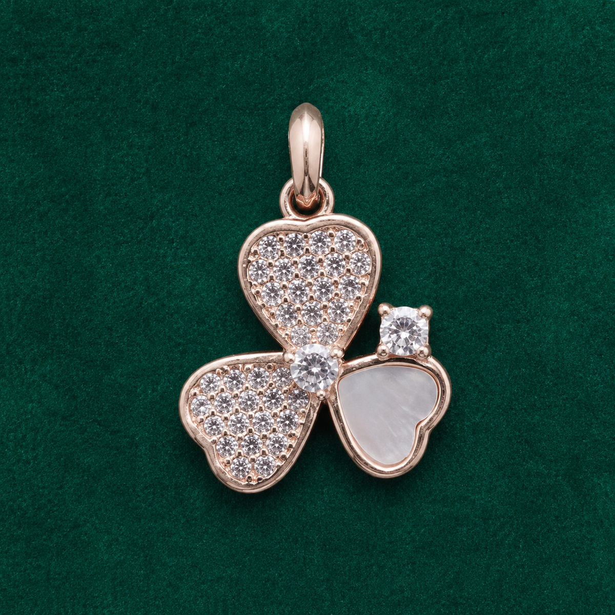 ✨ Crystal Clover Pendant - 1.785 GM