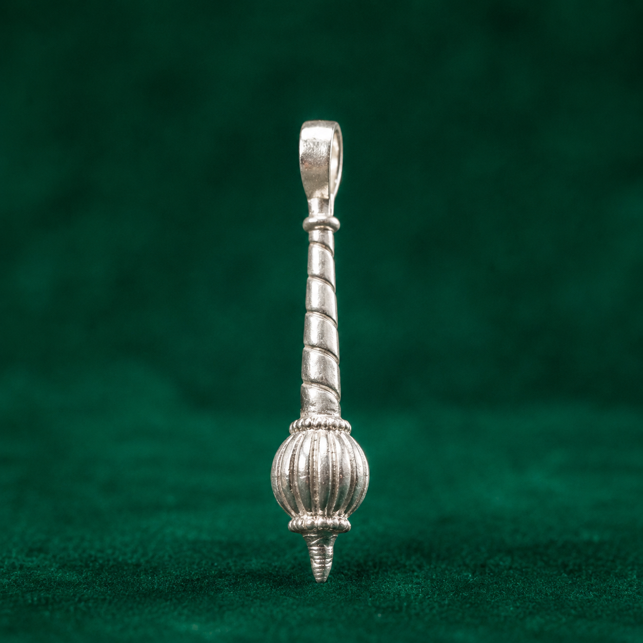 ✨ Sacred Mace Pendant - 3.560 GM