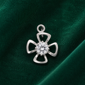✨ Crystal Cross Bloom Pendant - 0.740 GM