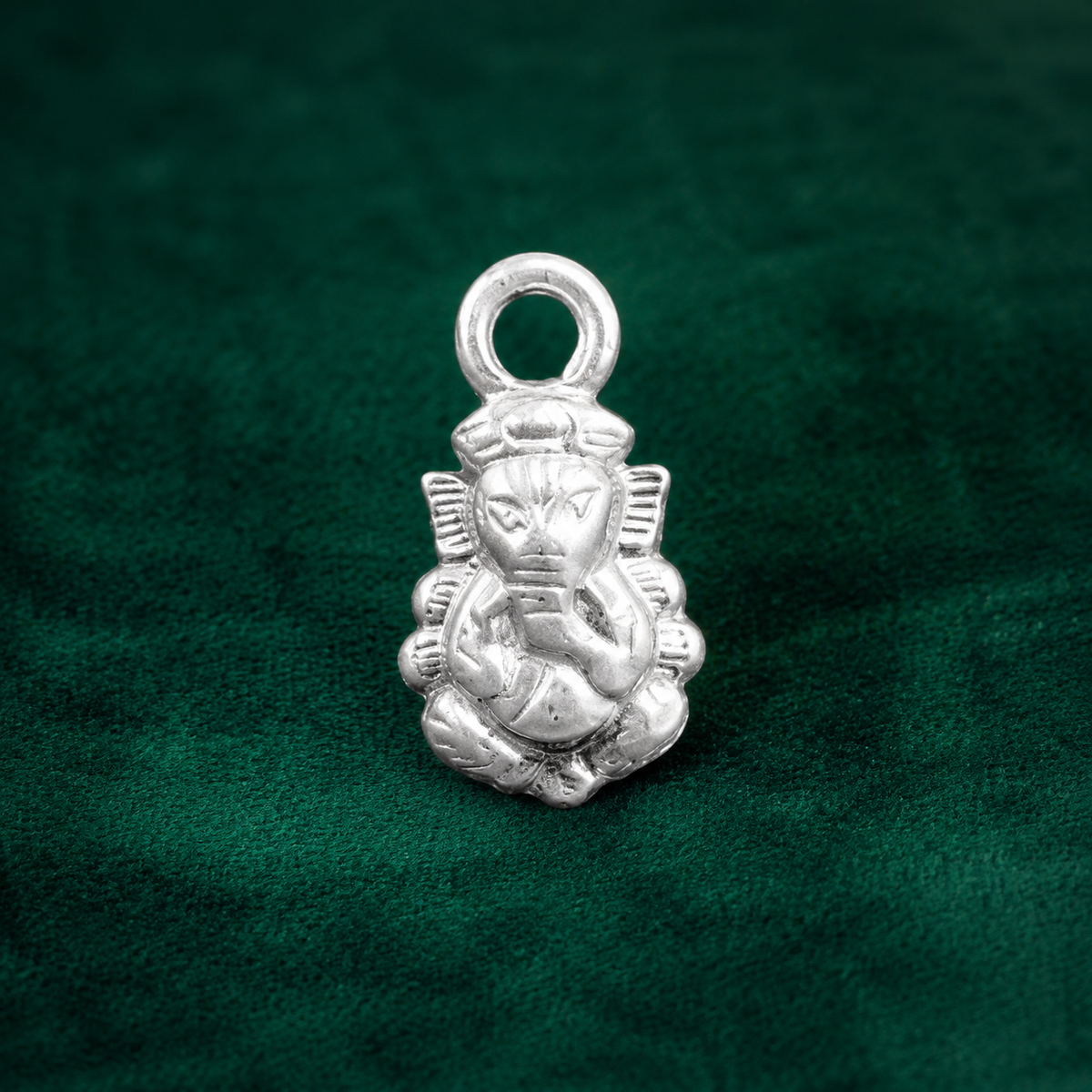 ✨ Lotus Ganesha Pendant - 1.070 GM