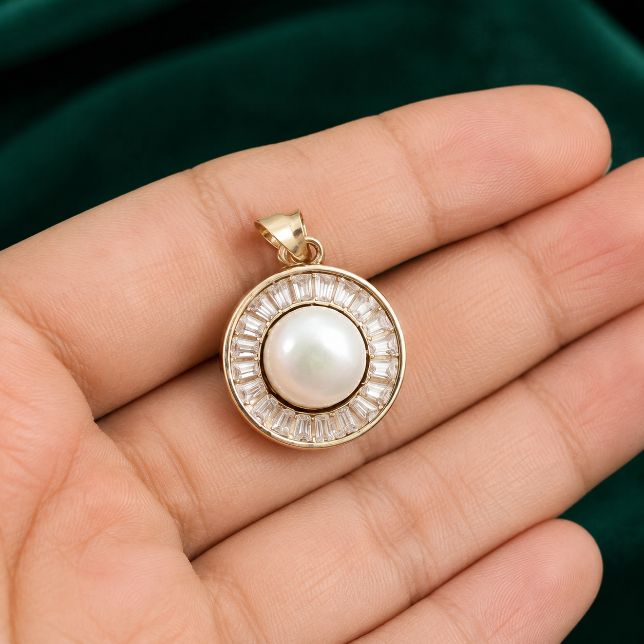 ✨ Pearl Radiance Pendant - 1.490 GM