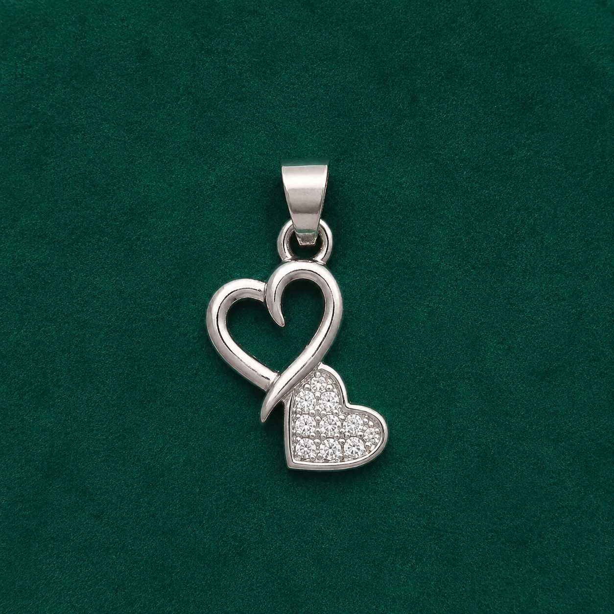 ✨ Twin Heart Sparkle Pendant - 1.085 GM