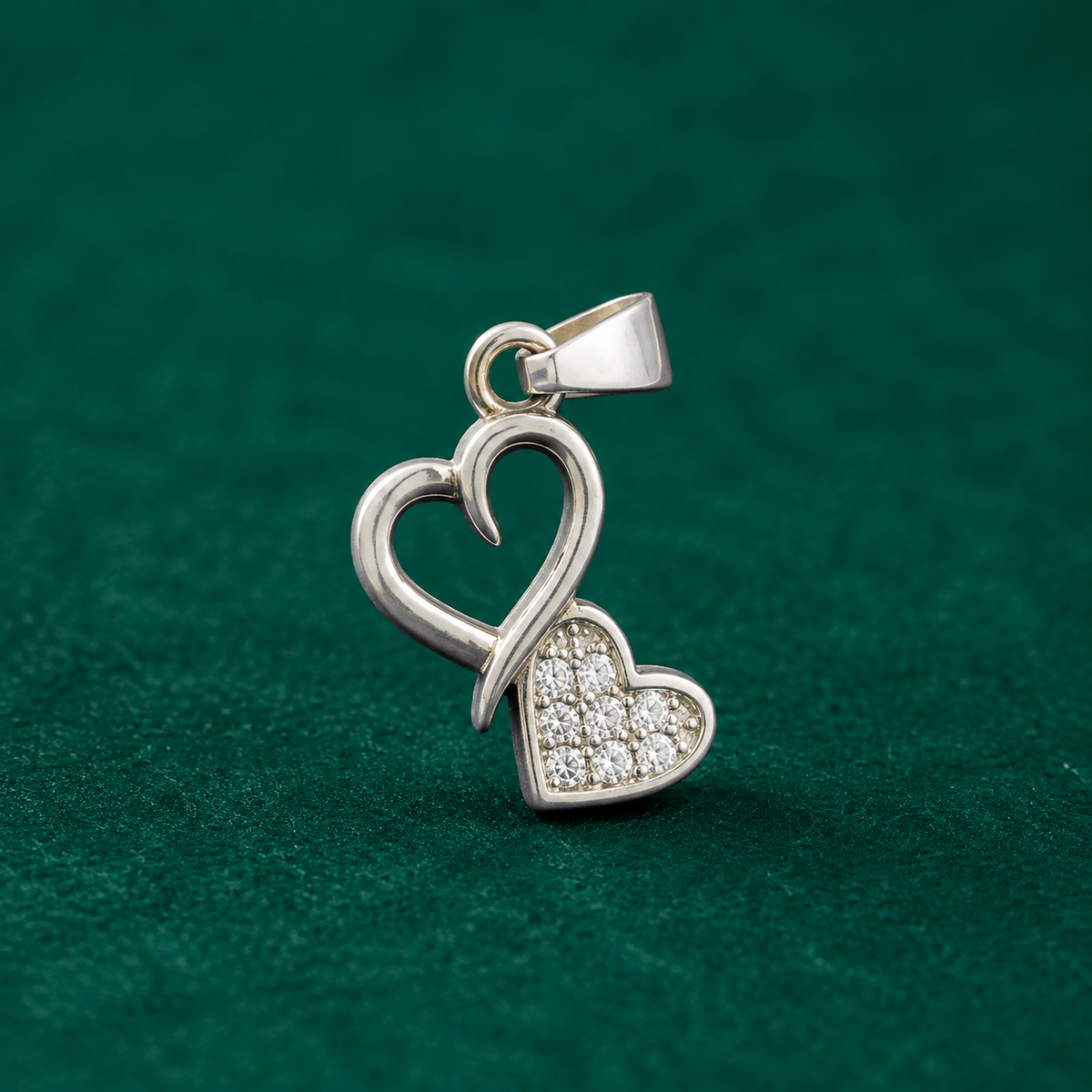 ✨ Twin Heart Sparkle Pendant - 1.085 GM