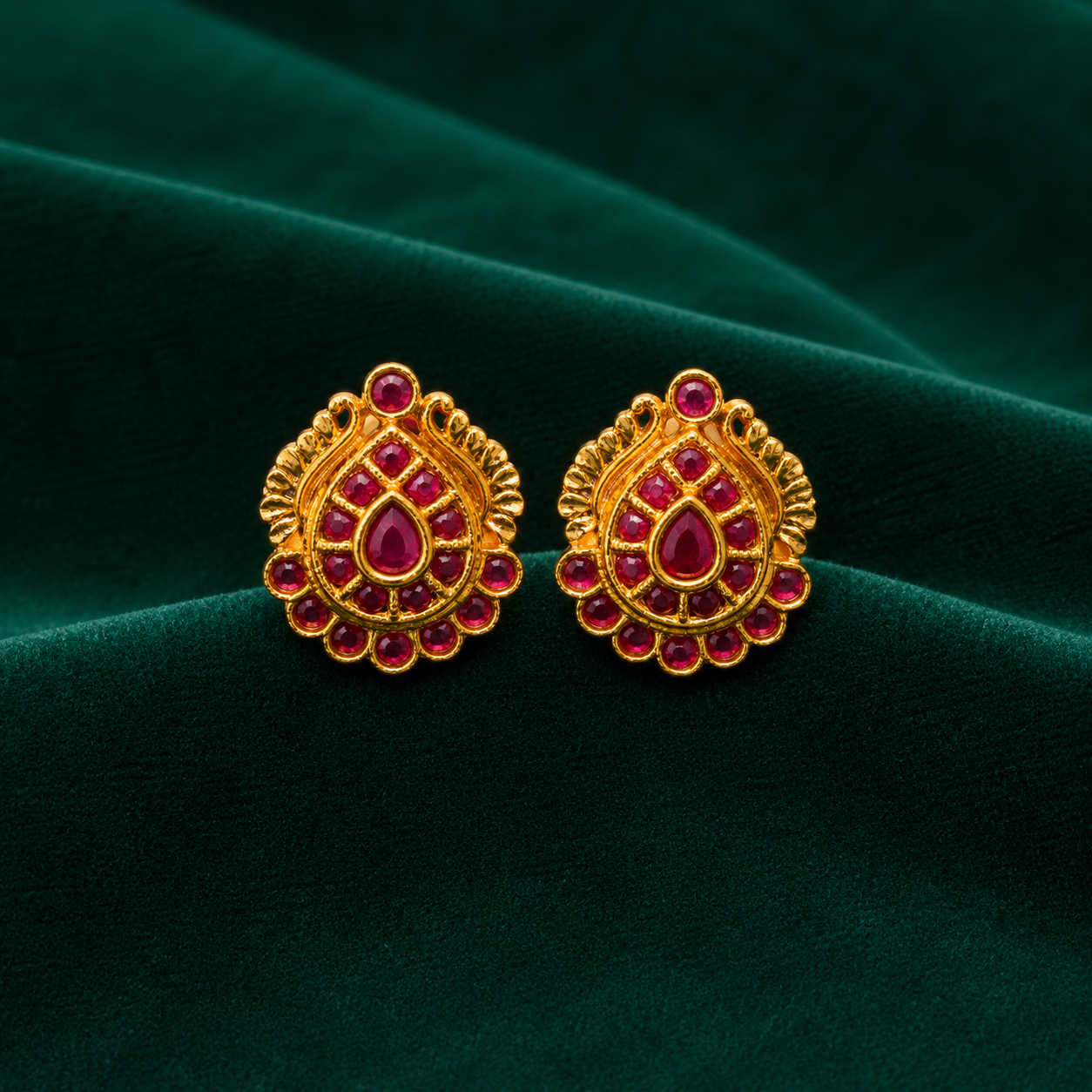 ❤️ Ruby Paisley Studs - 5.540 GM