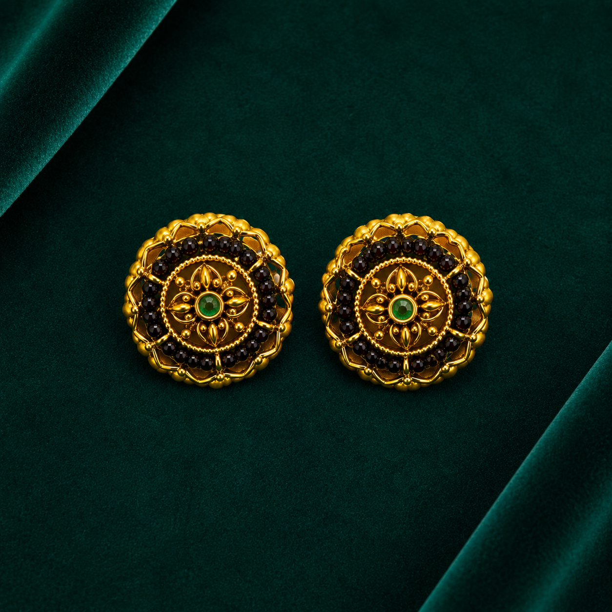 🖤 Emerald Onyx Studs - 5.340 GM