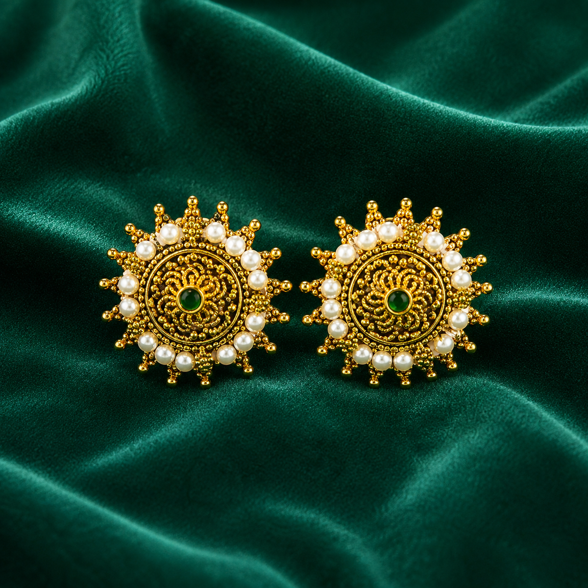🌞 Emerald Pearl Studs - 8.350 GM