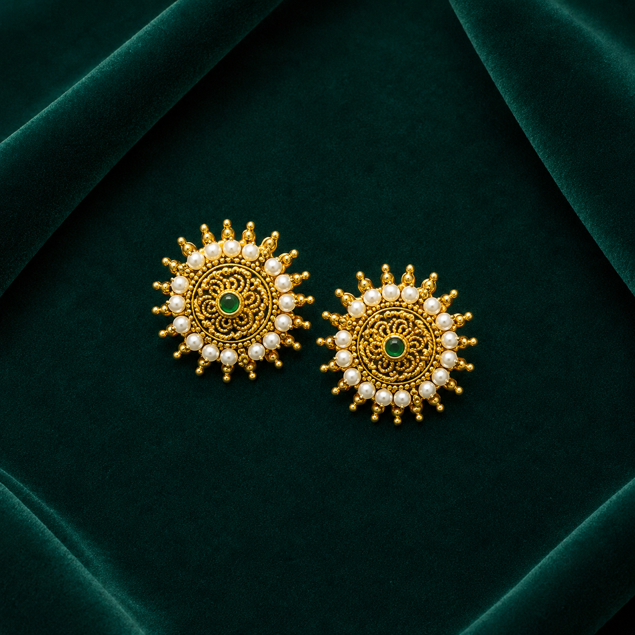 🌞 Emerald Pearl Studs - 8.350 GM