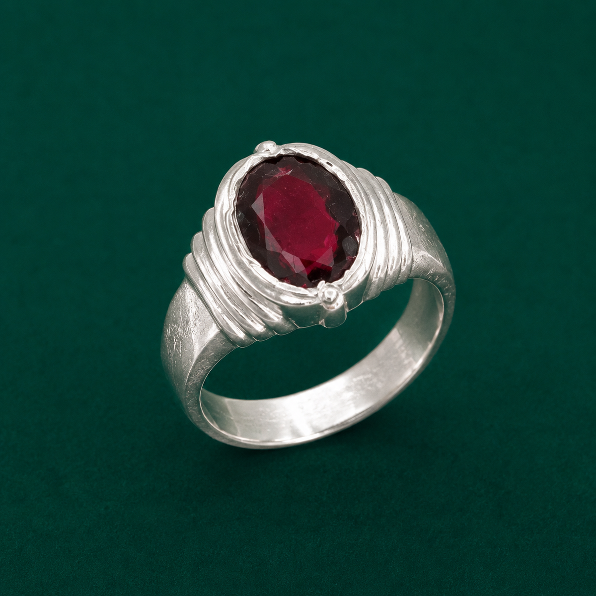 ✨ Crimson Solitaire Ring - 5.040 GM