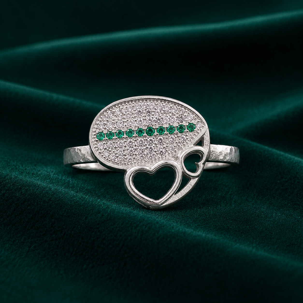 ✨ Emerald Heart Ring - 3.060 GM