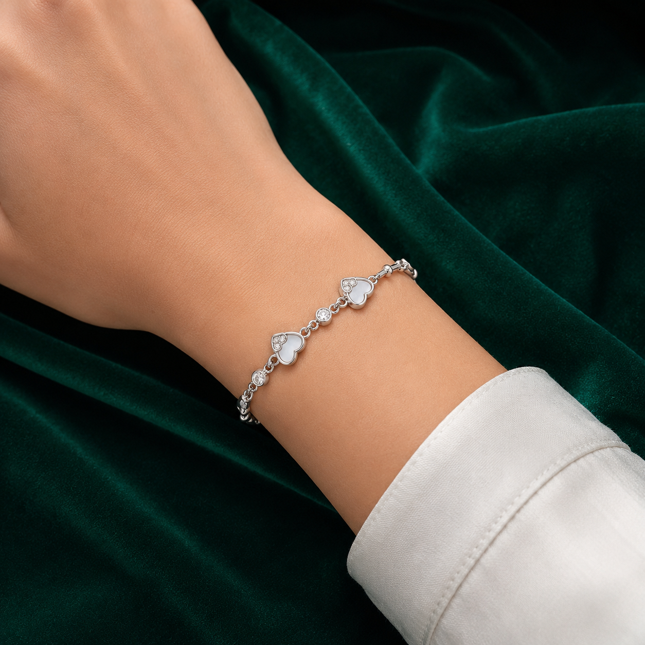 ✨ Clover Charm Bracelet - 6.690 GM