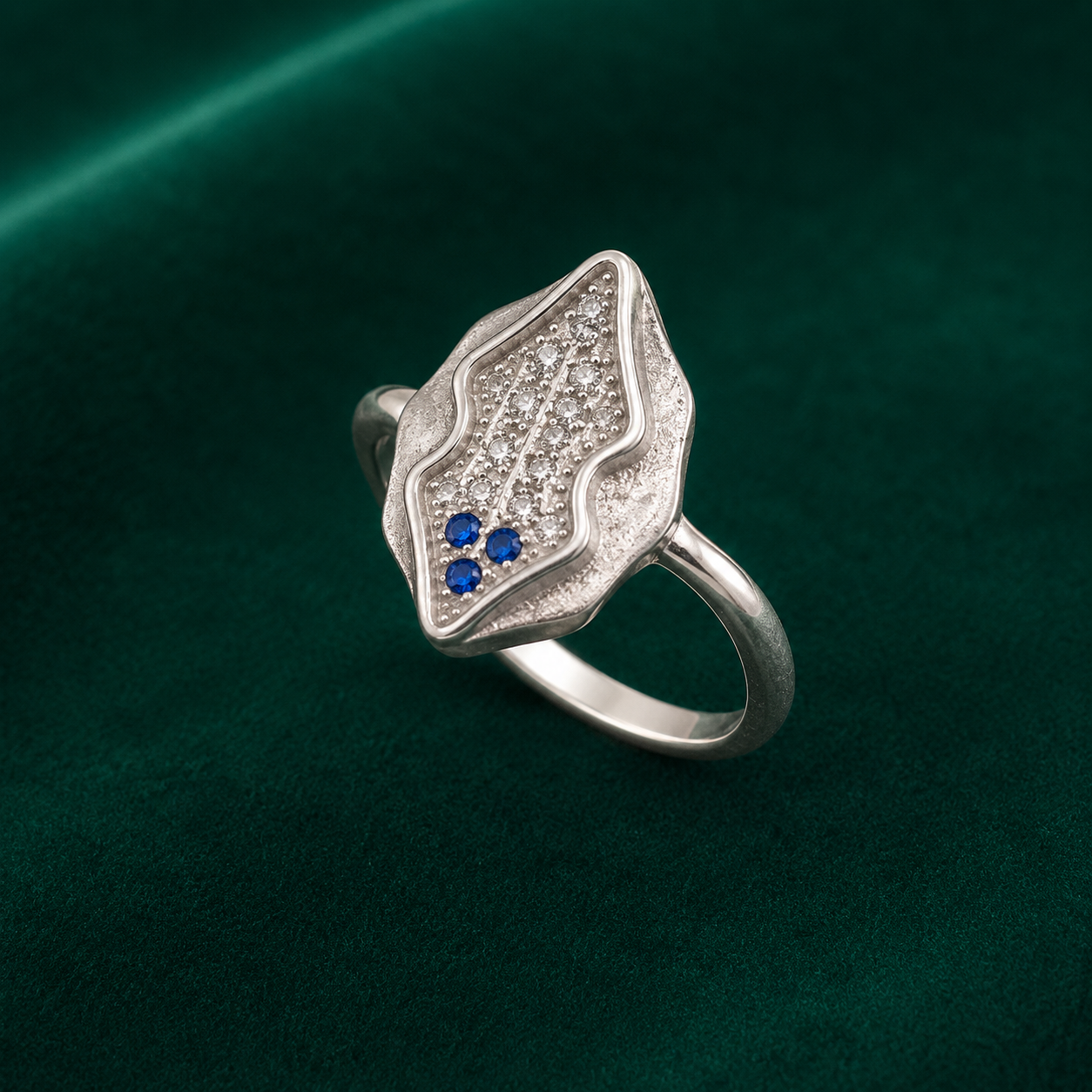 ✨ Sapphire Crest Ring - 2.640 GM