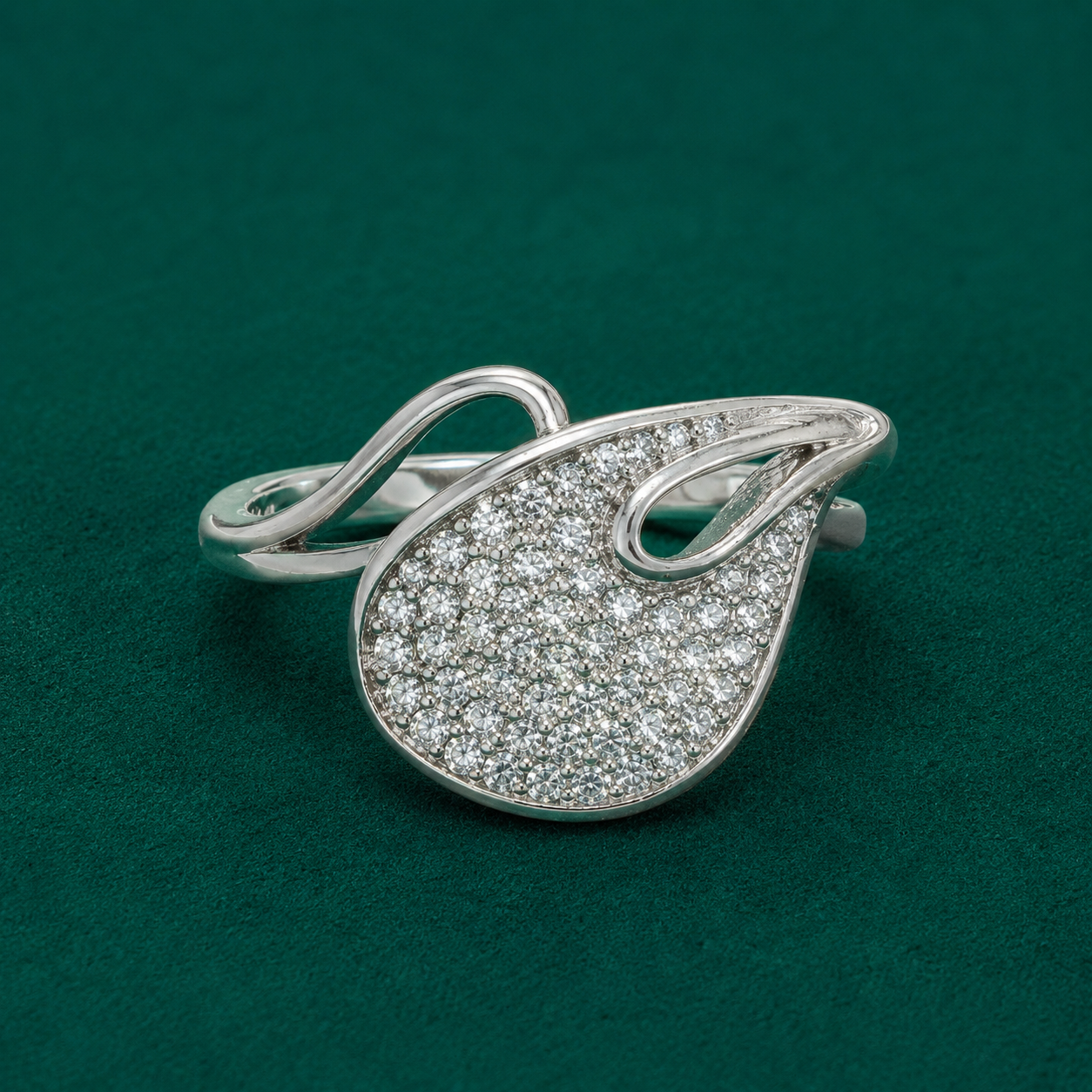 🍃 Paisley Diamond Ring - 2.780 GM