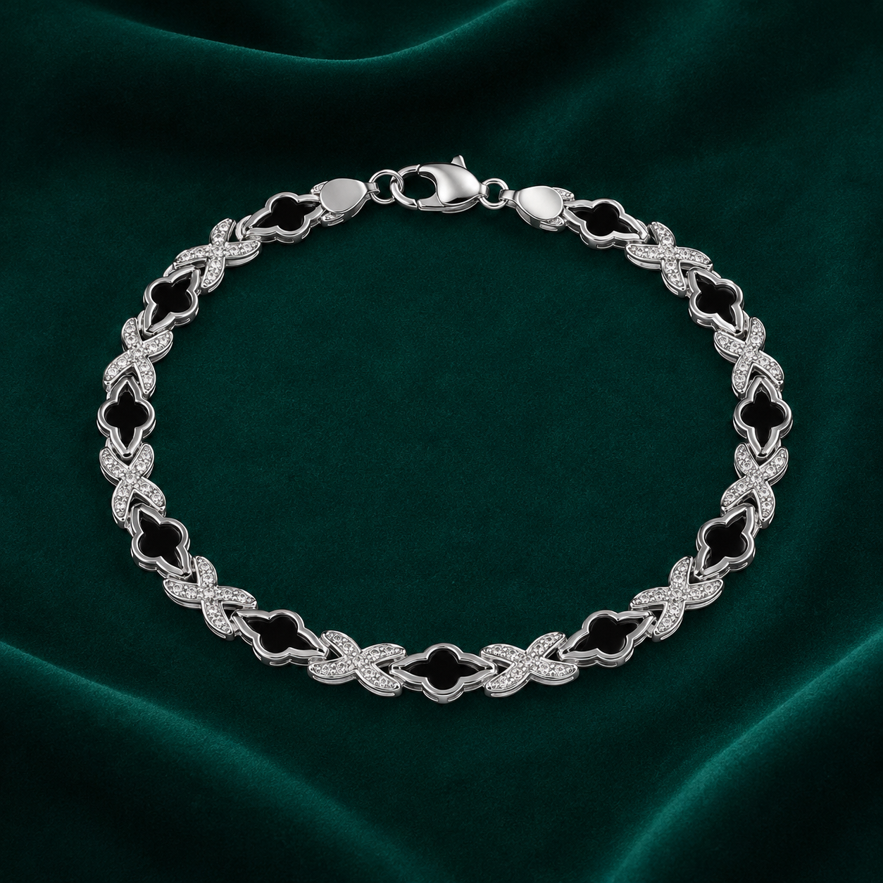 ✨ Noir Clover Bracelet - 21.240 GM