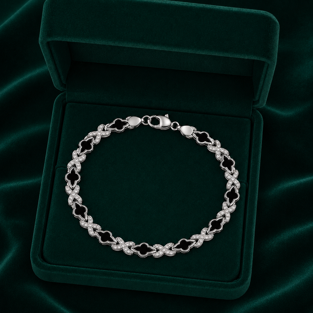 ✨ Noir Clover Bracelet - 21.240 GM