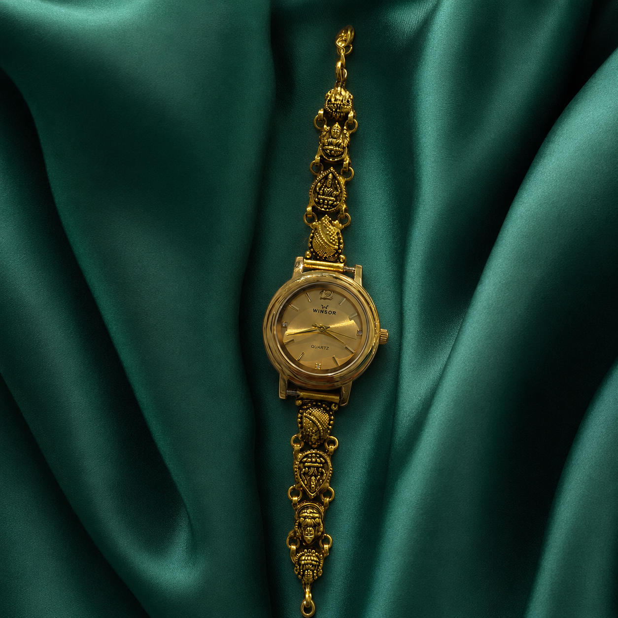 💛 Champagne Dial Heritage Silver Watch